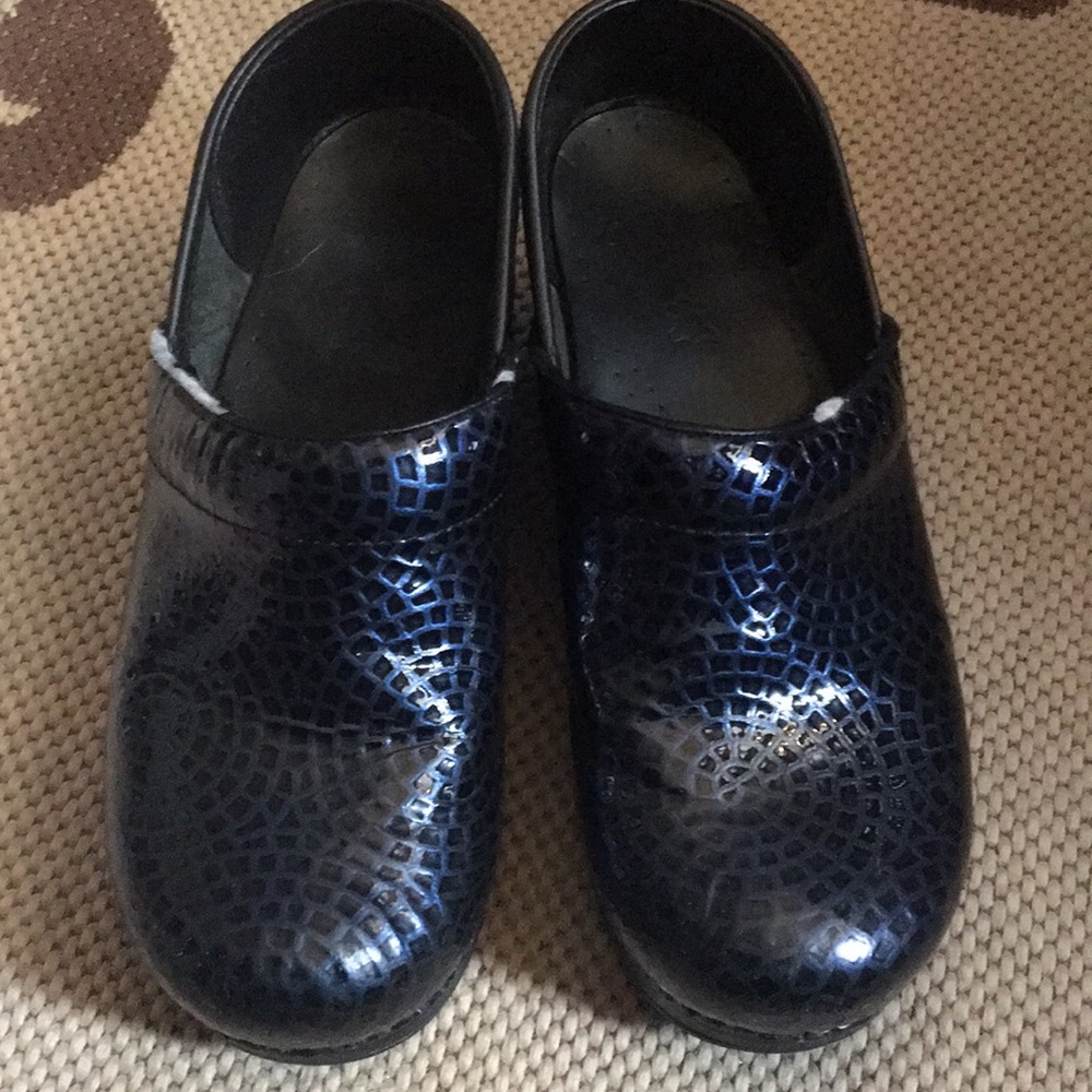 Dansko nursing shoes.